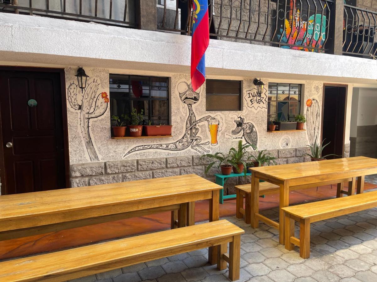 El Jardin Escondido Party Hostel Banos  Bagian luar foto