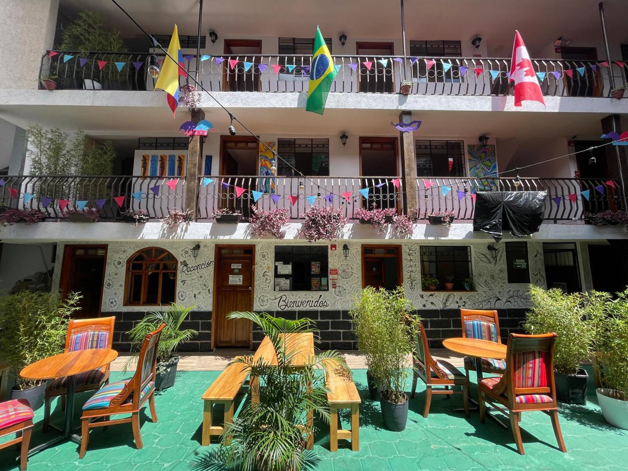 El Jardin Escondido Party Hostel Banos  Bagian luar foto